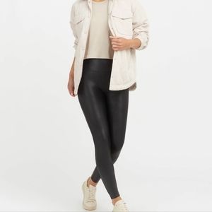 Spanx Faux Leather Leggings Womens Size M Mid Rise Slimming Shaping Comfort
